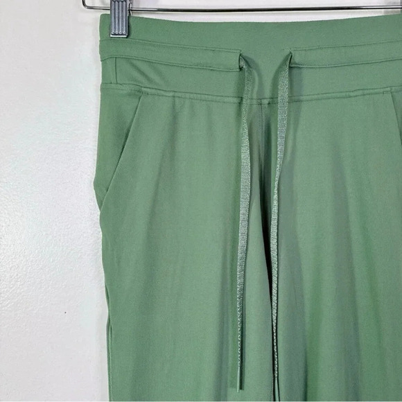 Lululemon Womens Size 2 Ready to Rulu High-Rise Jogger Crop Green Twill - Picture 4 of 13